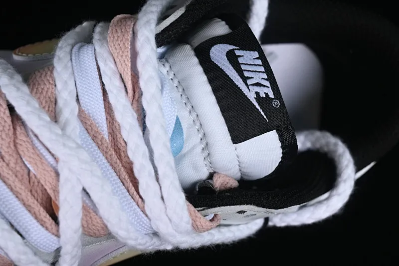 All Categories Nk SB Dunk Series Nk SB Dunk Low Low-top sneakers Nk Dunk Low Customized Da Vinci Xingli Flash Wing Simple black, white and gray SB strap low-top casual sneakers CW1590-100